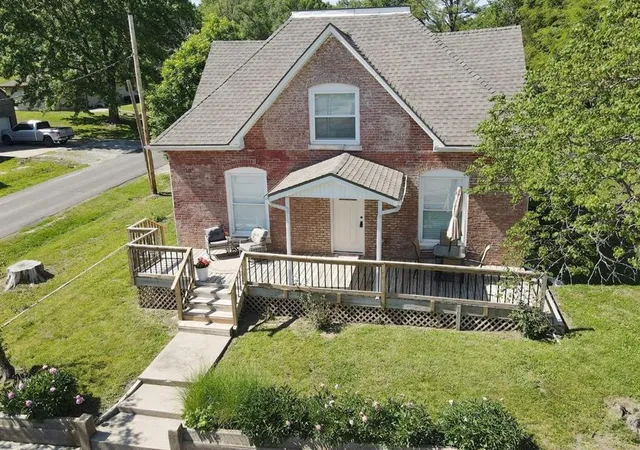 Photo 3 of Single family home for sale at 306 Lewis St, Edgerton, MO 64444 | MLS# 2605250 | Listing updated on 2026-10-01