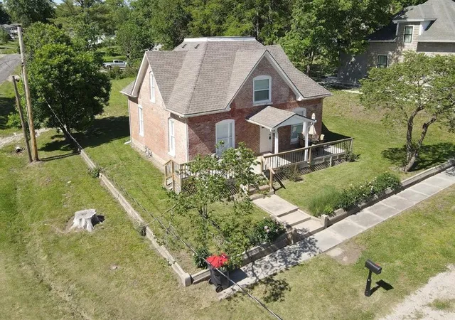 Photo 4 of Single family home for sale at 306 Lewis St, Edgerton, MO 64444 | MLS# 2605250 | Listing updated on 2026-10-01