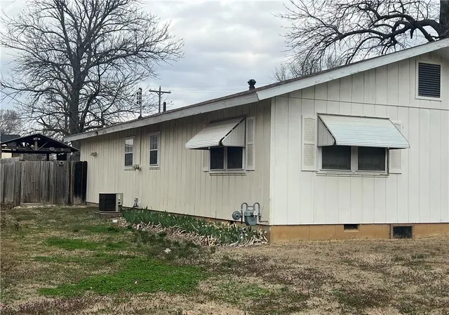 2nd image of 709 N Montgomery St, Sedan, KS 67361 | MLS# 2605290