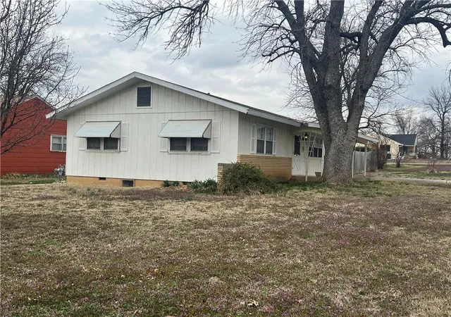 3rd image of 709 N Montgomery St, Sedan, KS 67361 | MLS# 2605290