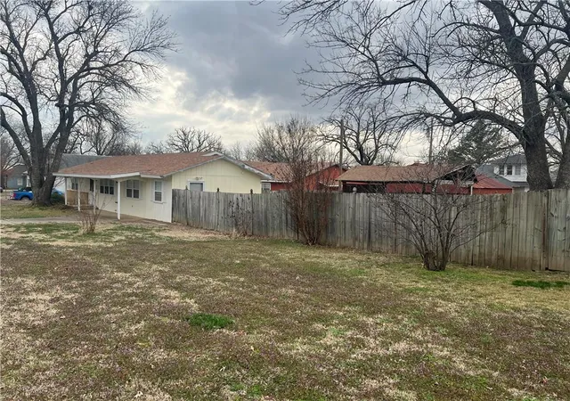 4th image of 709 N Montgomery St, Sedan, KS 67361 | MLS# 2605290
