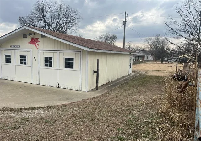 5th image of 709 N Montgomery St, Sedan, KS 67361 | MLS# 2605290
