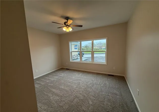 Homes for sale in Effingham, KS | 1003 George Ct, Effingham, KS 66023 | MLS# 2605295