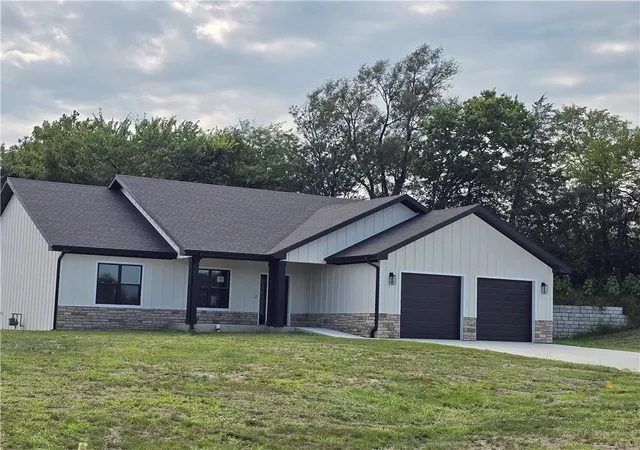 21st image of 1007 George Ct, Effingham, KS 66023 | MLS# 2605302