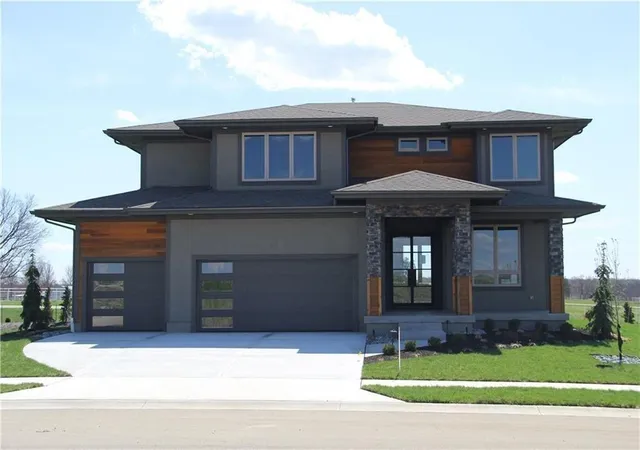 Photo 1 of Single family home for sale at 17458 W 169th Place, Olathe, KS 66062 | MLS# 2605313 | Listing updated on 2026-10-06