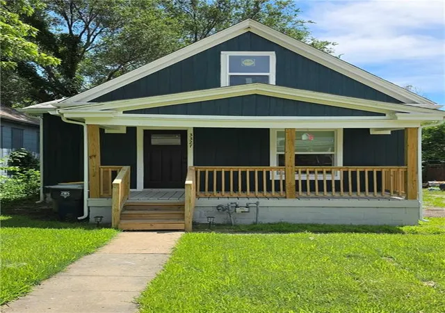 Photo 3 of Single family home for sale at 3327 Garfield Ave, Kansas City, MO 64109 | MLS# 2605399 | Listing updated on 2026-09-04