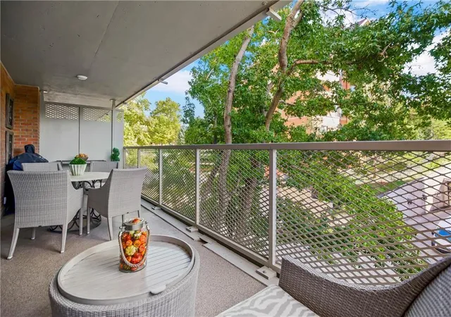 5th image of 310 W 49Th St #303, Kansas City, MO 64112 | MLS# 2605483
