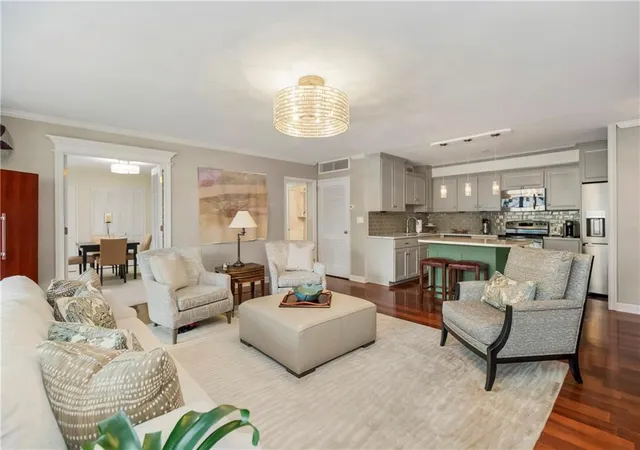4th image of 310 W 49Th St #303, Kansas City, MO 64112 | MLS# 2605483