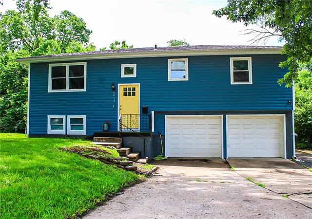 1st image of 5411 E 100th St, Kansas City, MO 64137 | MLS# 2605494