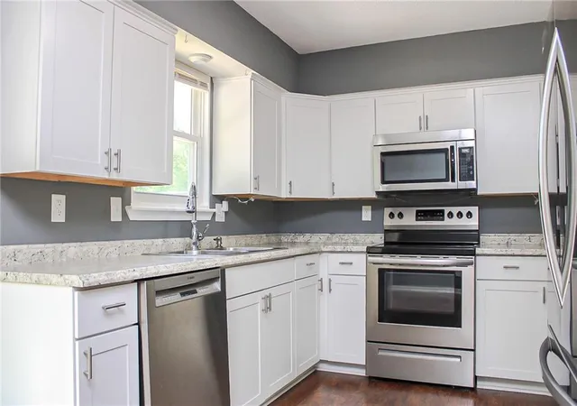 Photo 3 of Single family home for sale at 5411 E 100th Street, Kansas City, MO 64137 | MLS# 2605494 | Listing updated on 2026-08-13