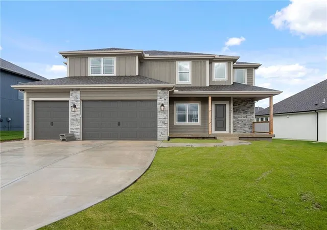1st image of 17132 W 164th Ter, Olathe, KS 66062 | MLS# 2605537