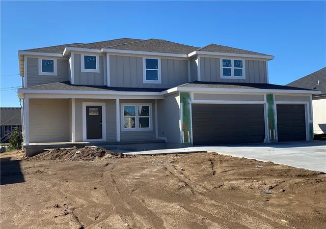 3rd image of 17132 W 164Th Ter, Olathe, KS 66062 | MLS# 2605537