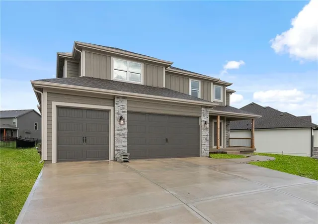 5th image of 17132 W 164Th Ter, Olathe, KS 66062 | MLS# 2605537