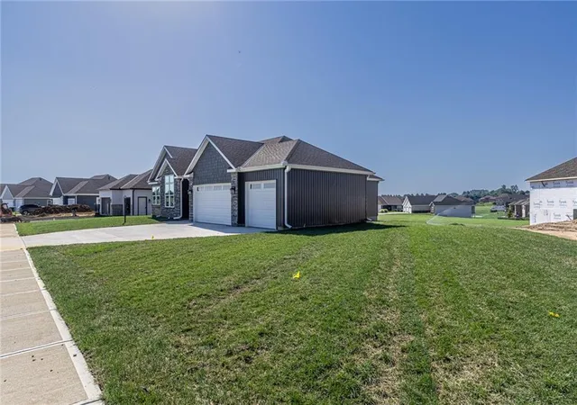 Photo 2 of Single family home for sale at 4700 Woodland Shrs Ct, St Joseph, MO 64505 | MLS# 2605695 | Listing updated on 2026-09-25