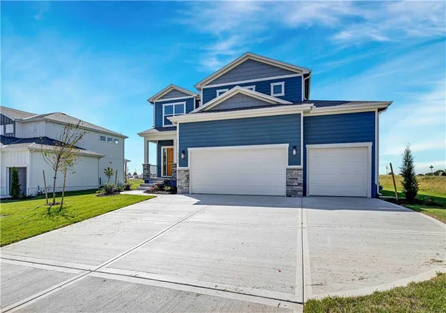 Photo 3 of Single family home for sale at 18455 W 195 Street, Spring Hill, KS 66083 | MLS# 2605775 | Listing updated on 2026-10-04