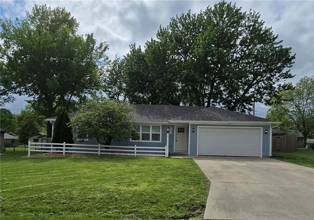 1st image of 203 Kristine Ave, Clinton, MO 64735 | MLS# 2605793