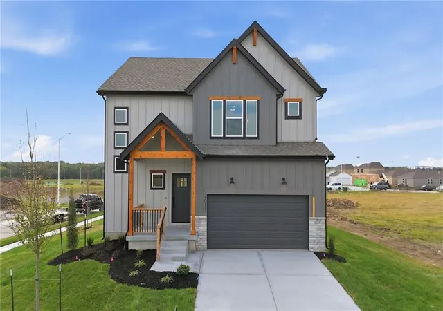 Single family home for sale at 1011 Camelback Ct, Raymore, MO 64083 | MLS# 2605829