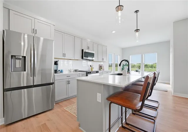 Photo 2 of Single family home for sale at 1117 Sendera Trl, Raymore, MO 64083 | MLS# 2605897 | Listing updated on 2026-10-20