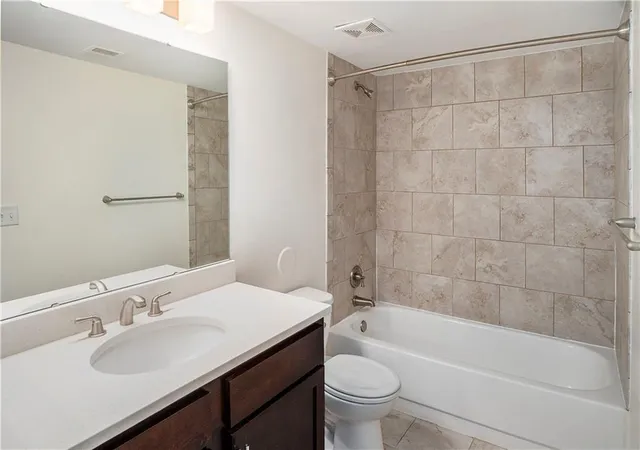 2nd image of 425 W 9th St, Kansas City, MO 64105