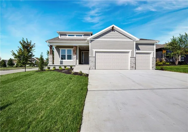 Photo 2 of Single family home for sale at 17412 Richards St, Overland Park, KS 66221 | MLS# 2606017 | Listing updated on 2026-10-09