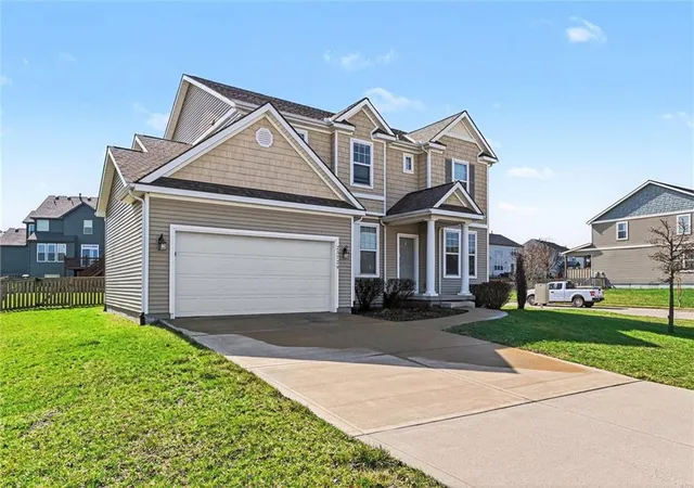 2nd image of 23729 W 92nd Ter, Lenexa, KS 66227 | MLS# 2606038