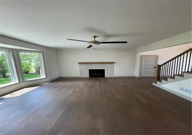 4th image of 1961 Longview Dr, Liberty, MO 64068 | MLS# 2606080
