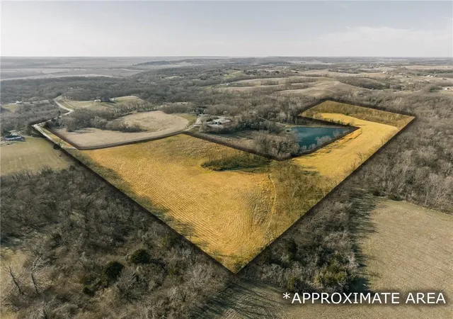 2nd image of Lot 1 Nw Moore Rd, Kansas City, MO 64153 | MLS# 2606086
