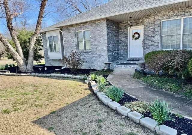 3rd image of 611 Deer Trl, Parsons, KS 67357 | MLS# 2606101