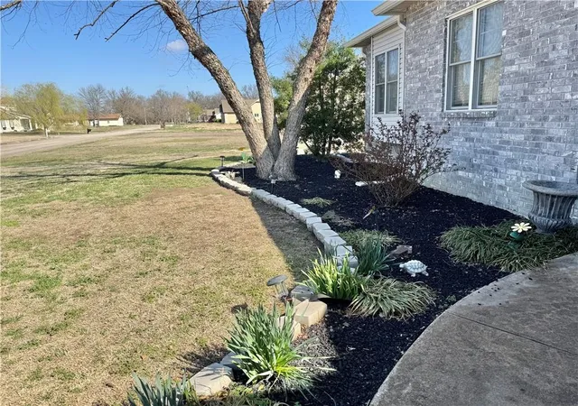 4th image of 611 Deer Trl, Parsons, KS 67357 | MLS# 2606101