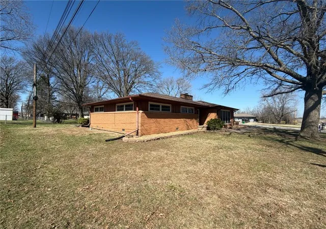 5th image of 904 N High St, Butler, MO 64730 | MLS# 2606126
