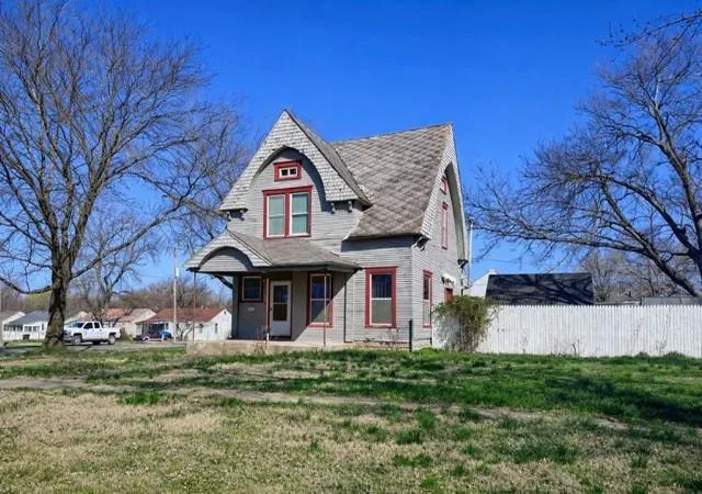 1st image of 802 Sycamore St, Humboldt, KS 66748 | MLS# 2606139