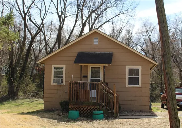3rd image of 1027 Delaware St, Leavenworth, KS 66048 | MLS# 2606249