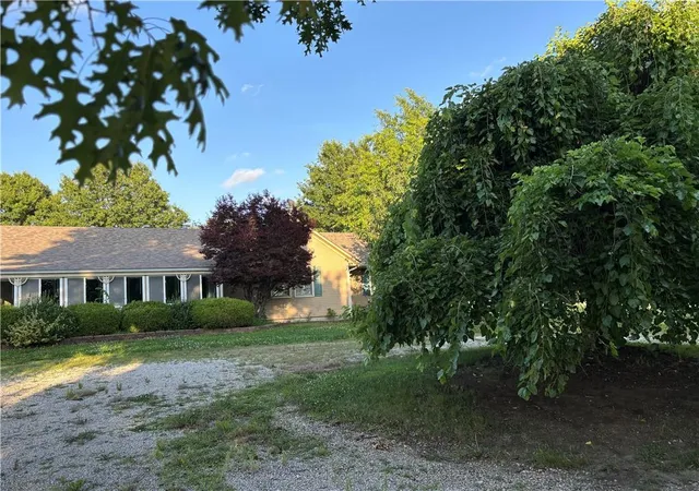Homes for sale in Louisburg, KS | 25595 Rockville Rd, Louisburg, KS 66053 | MLS# 2606252