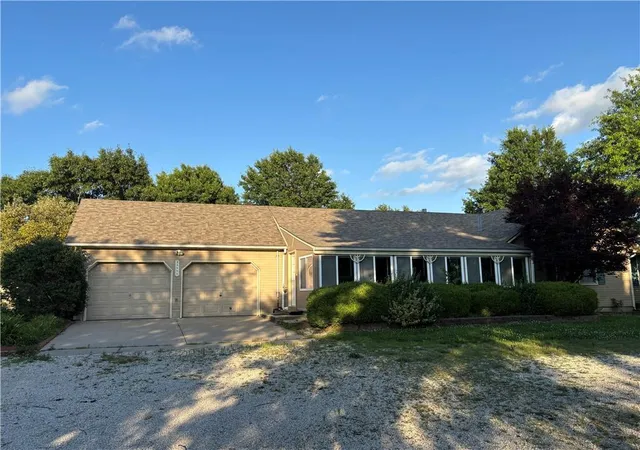 Homes for sale in Louisburg, KS | 25595 Rockville Rd, Louisburg, KS 66053 | MLS# 2606252