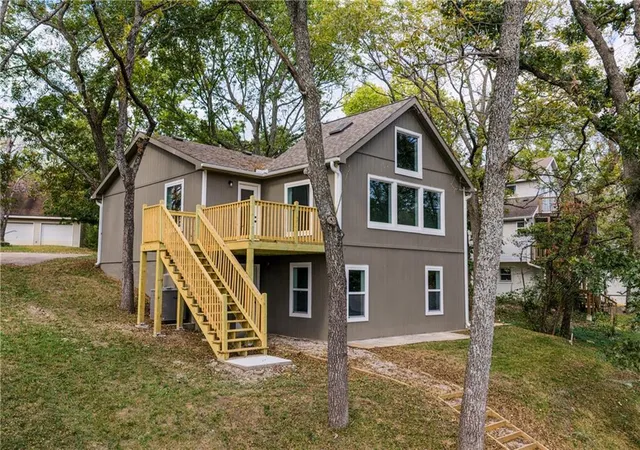 Homes for sale in Mound City, KS | 337 W Sugar Lake Dr, Mound City, KS 66056 | MLS# 2606314