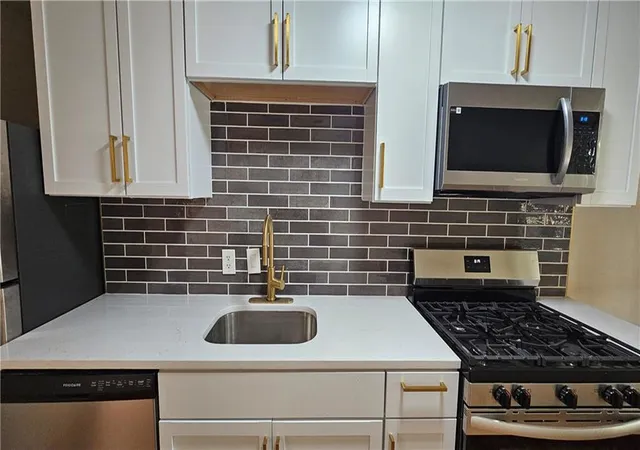 3rd image of 1207 W 45Th St #2W, Kansas City, MO 64111 | MLS# 2606328