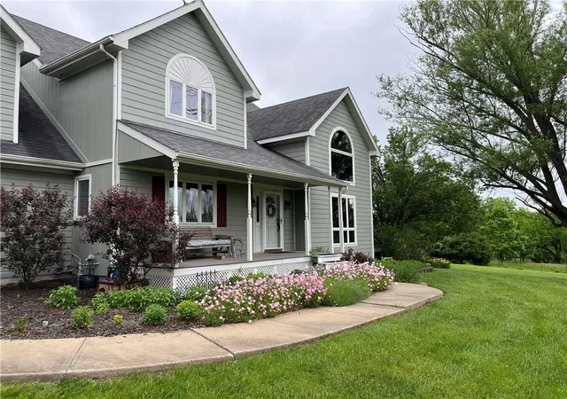 Photo 4 of Single family home for sale at 14976 150th Street, Bonner Springs, KS 66012 | MLS# 2606408 | Listing updated on 2026-09-29