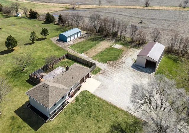Homes for sale in Edgerton, KS | 17685 Edgerton Rd, Edgerton, KS 66021 | MLS# 2606518