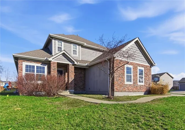 1st image of 11020 N Jefferson St, Kansas City, MO 64155 | MLS# 2606545