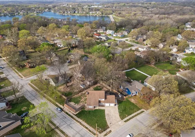 Photo 3 of Sale Pending at 709 Nw 41st Street, Blue Springs, MO 64015 | MLS# 2606568 | Listing updated on 2026-04-14
