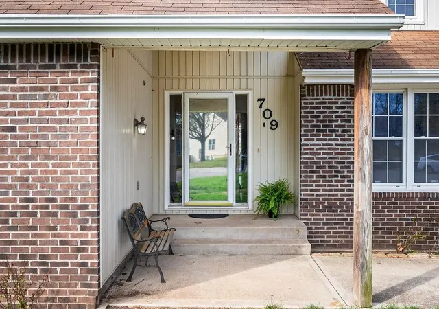 Photo 3 of Sale Pending at 709 NW 41st Street, Blue Springs, MO 64015 | MLS# 2606568 | Listing updated on 2026-04-14