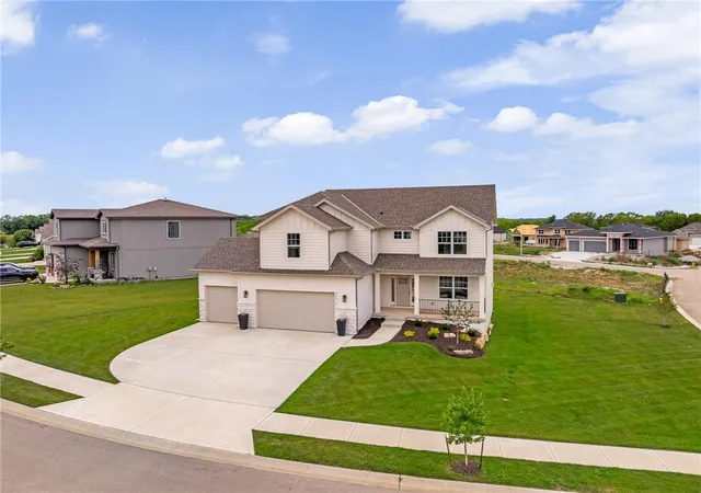 3rd image of 25010 W 142Nd St, Olathe, KS 66061 | MLS# 2606579