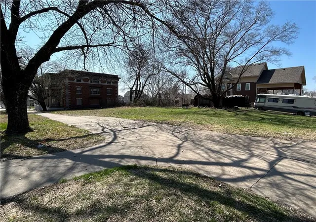 Land for sale at 900 Benton Blvd, Kansas City, MO 64127 | MLS# 2606637