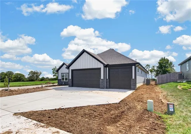 Photo 3 of Single family home for sale at 11109 E 209th Street, Peculiar, MO 64078 | MLS# 2606686 | Listing updated on 2026-09-02
