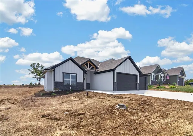 Photo 3 of Single family home for sale at 11109 E 209th Street, Peculiar, MO 64078 | MLS# 2606686 | Listing updated on 2026-09-02