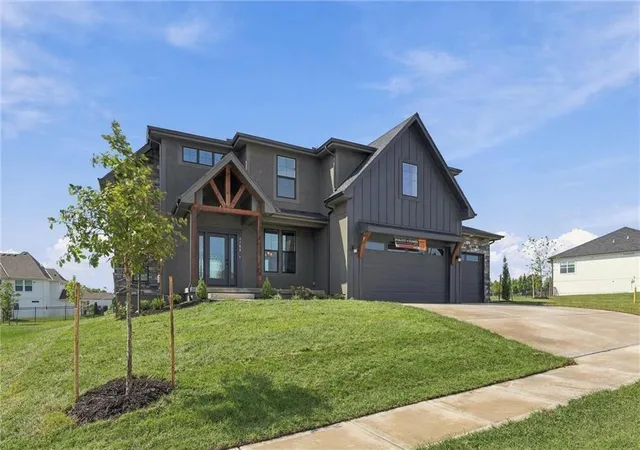 Photo 3 of Single family home for sale at 2700 Ne Crestview St, Grain Valley, MO 64029 | MLS# 2606700 | Listing updated on 2026-10-07