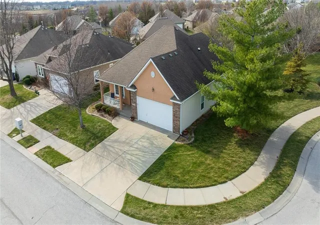 3rd image of 4756 Sw Leafwing Dr, Lees Summit, MO 64082 | MLS# 2606702