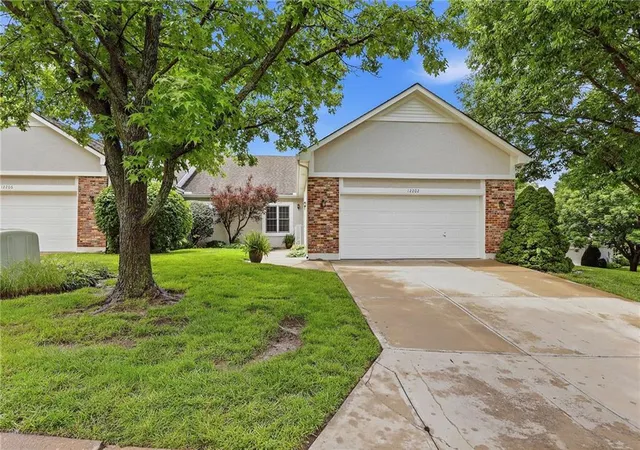3rd image of 12202 Caenen Dr, Overland Park, KS 66213 | MLS# 2606718