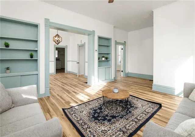 Photo 1 of Single family home for sale at 301 E Mitchell St, Marshall, MO 65340 | MLS# 2606751 | Listing updated on 2026-10-01