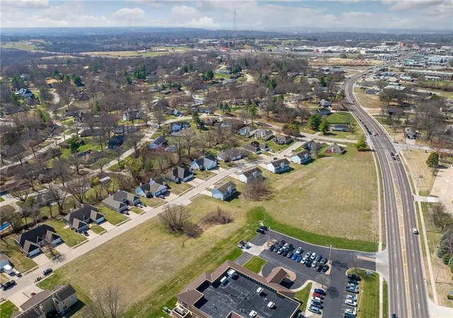 3rd image of Frederick Ave, Saint Joseph, MO 64506 | MLS# 2606755